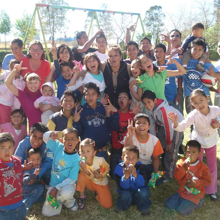 foto niños abrazándose