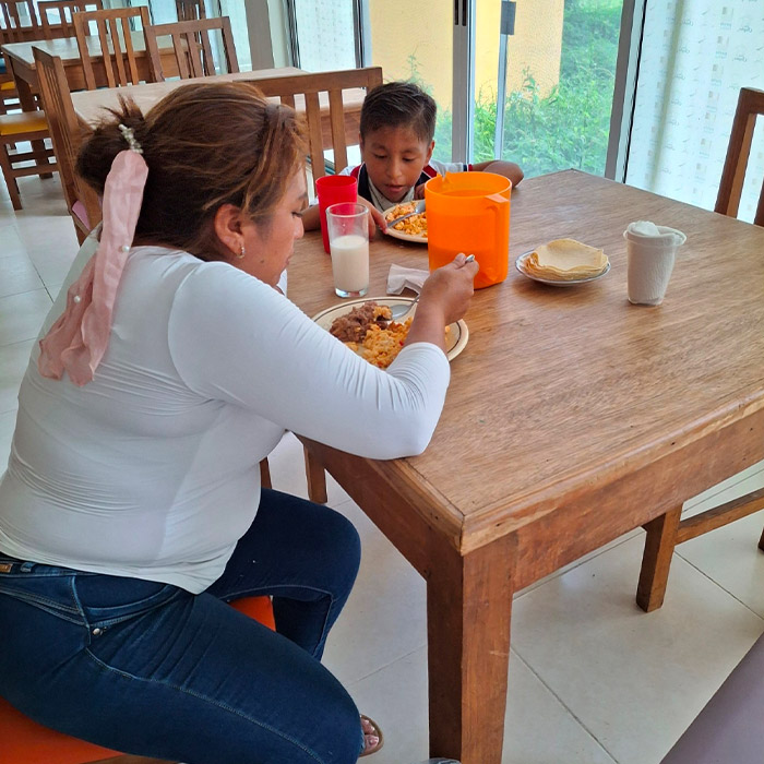 foto niños abrazándose