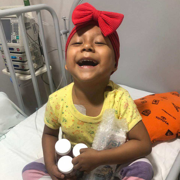 foto niños abrazándose